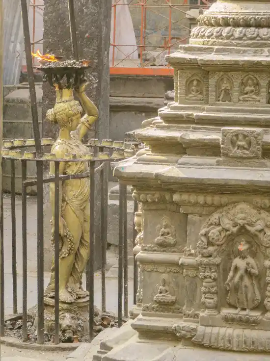 Arquitectura y escultura religiosa en Nepal.