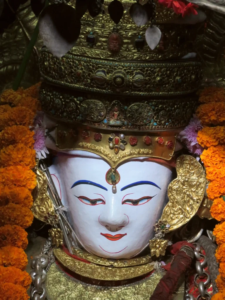 El Buda Blanco de Katmandu es en realidad un Bodhisatva, la reencarnación del Dalái Lama